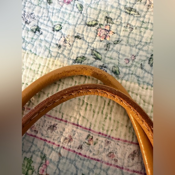 EUC Tod's Beige Pebbled Leather Medium Mocassino Tote - Picture 7 of 15